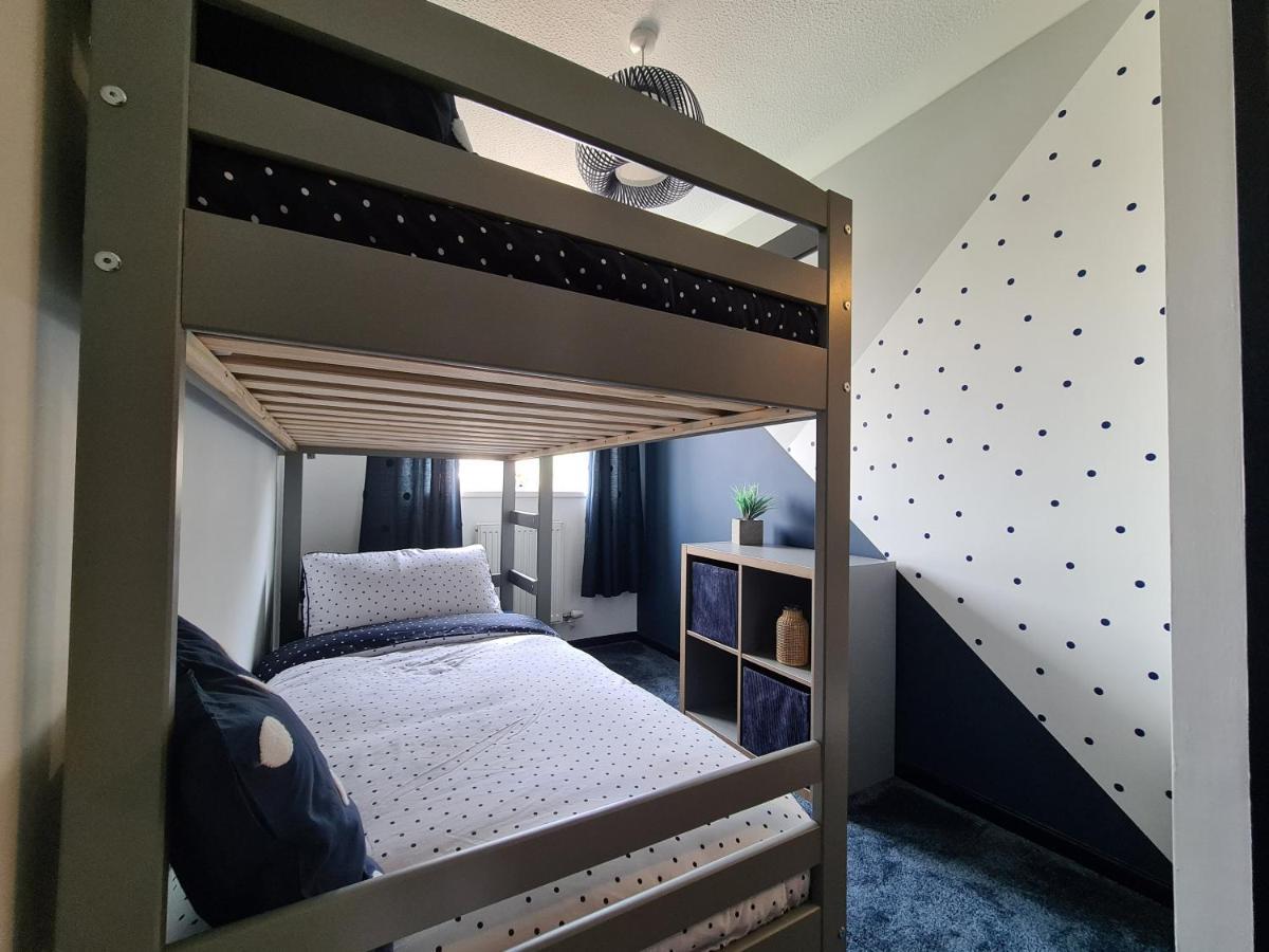 Stunning 2 Bed House Near Coastal Path/Lake/Beach Llanelli Bagian luar foto